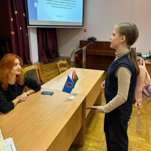 «Быть достойным гражданином Республики Беларусь - значит чтить законы своего государства и брать на себя ответственность за будущую судьбу своей страны» «Быть достойным гражданином Республики Беларусь - значит чтить законы своего государства и брать на себя ответственность за будущую судьбу своей страны»