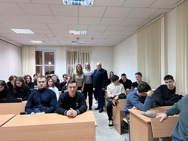 Лекция среди учащихся "Адвокат в административном процессе"