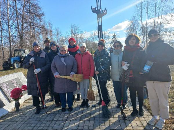 Адвокаты юридической консультации Заводского района г. Минска почтили память героев в Мемориальном комплексе аг. Гатово «Братская могила»