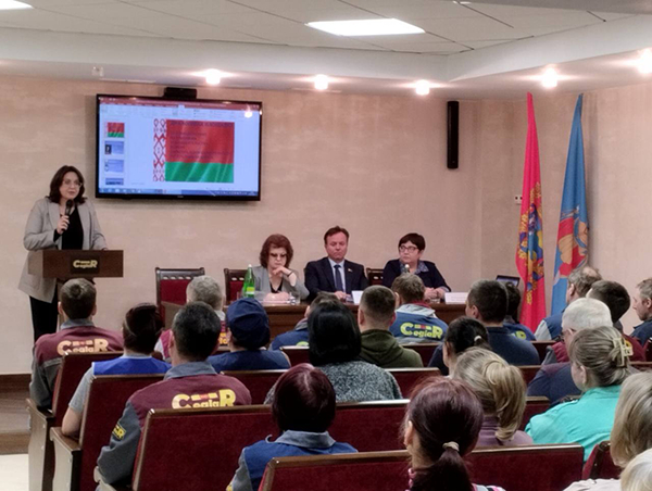 Диалоговую площадку среди работников ОАО «Радошковичский керамический завод» провела адвокат