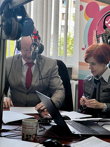 В тематической радиопередаче «Мир! Труд! Май!» приняли участие адвокаты