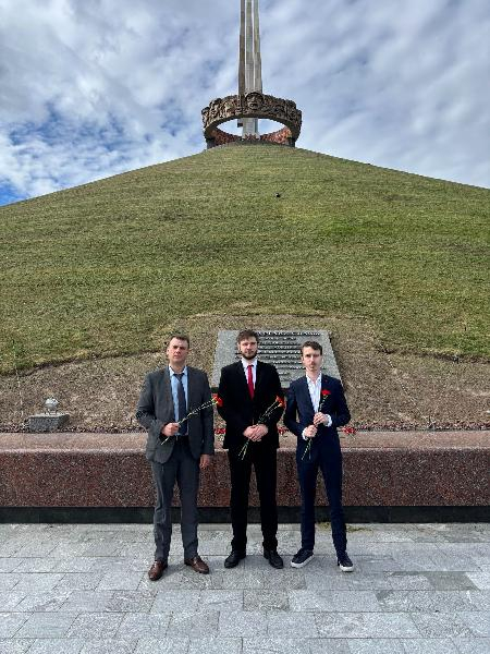 Адвокаты посетили Мемориальный комплекс «Курган Славы»