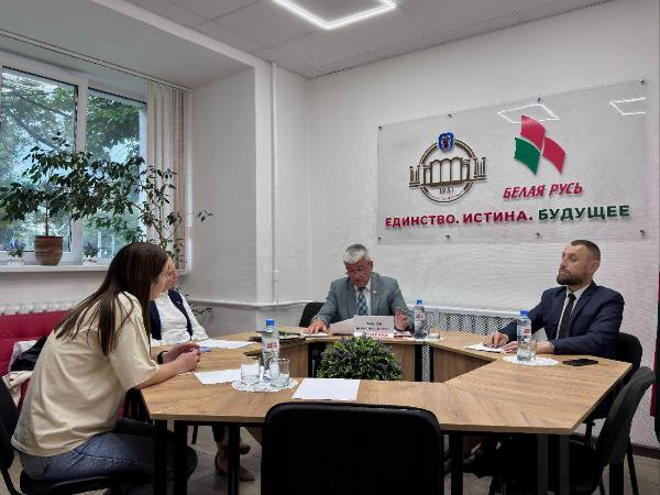 Адвокат принял участие в работе общественной приёмной 